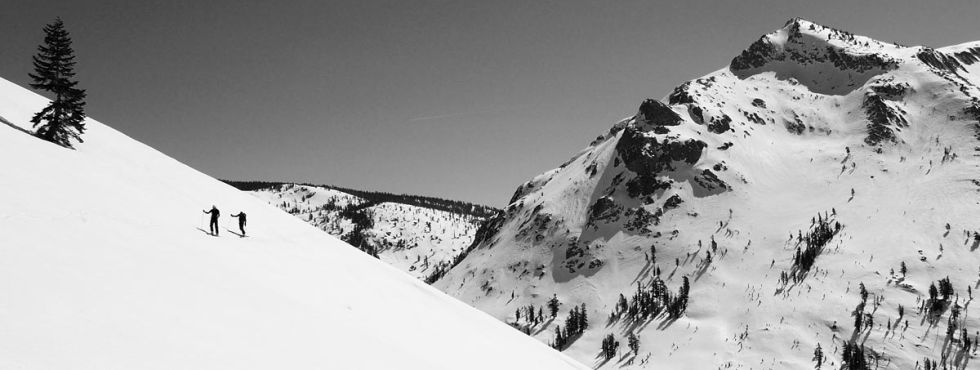 Ben Rogers and Gabe Urza above Carson Pass (© Kam K. Leang)